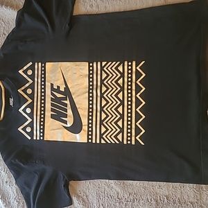 Nike tribal XL T Shirt
